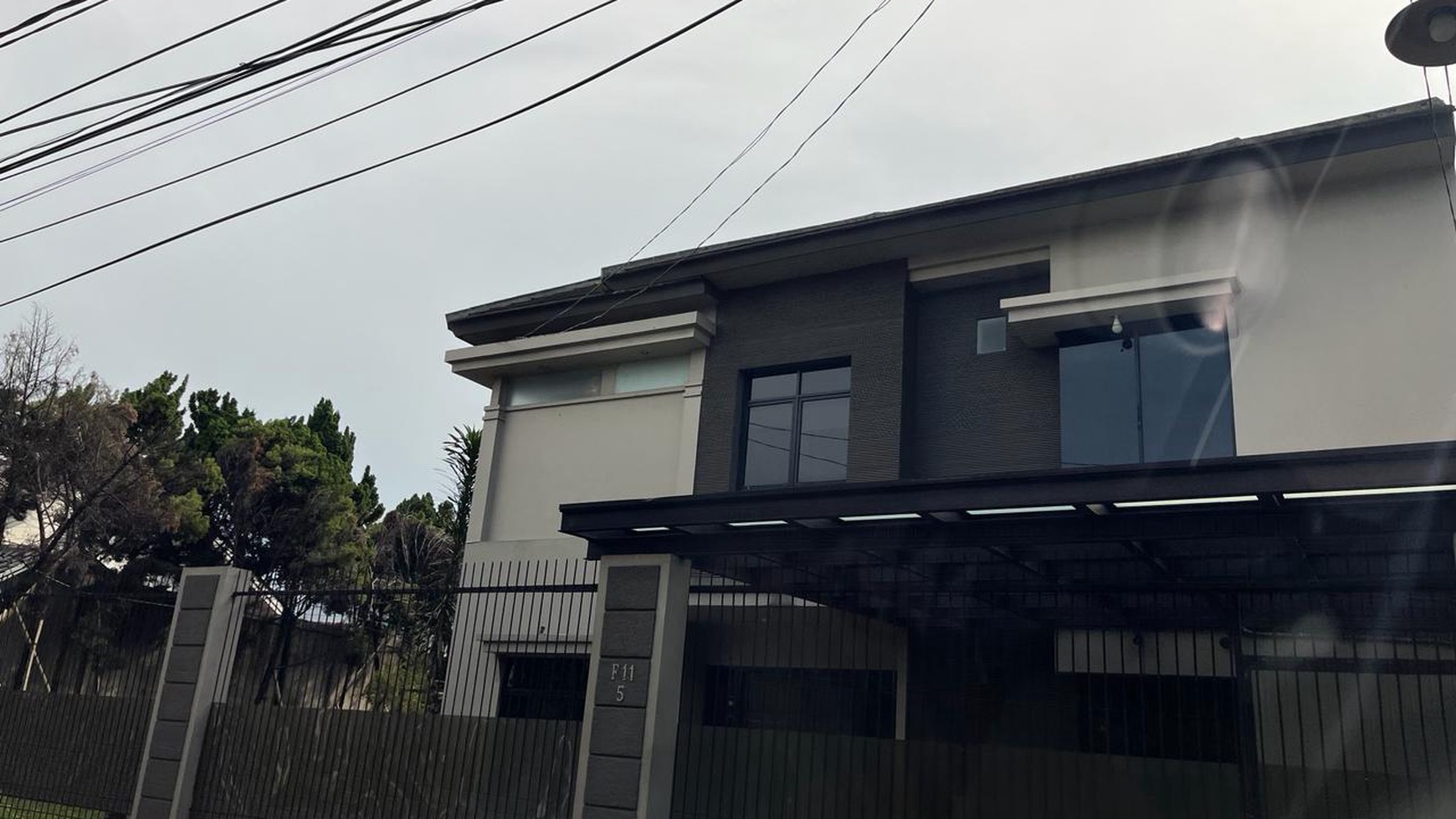 bisa untuk Usaha rumah Griya loka jalan lavionda bsd city tangerang banten jual BU rumah strategis sekitaran pusat bisnis siap huni