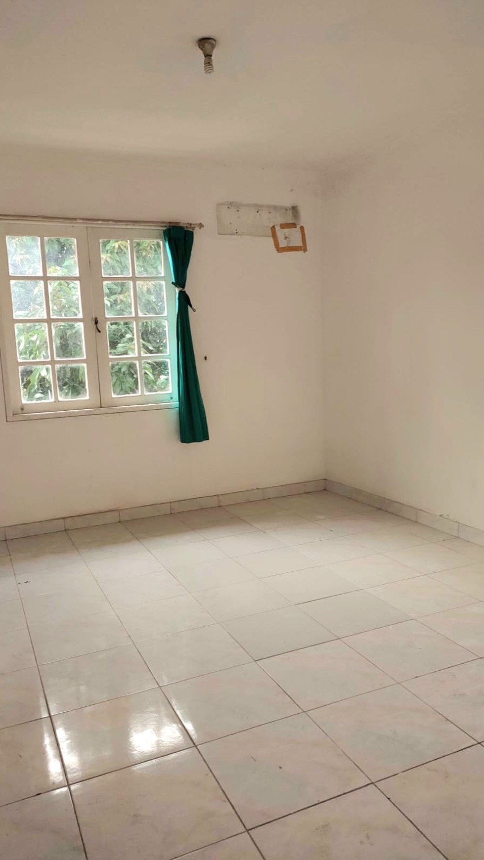 Rumah 2 Lantai di Komplek Villa Graha Hijau Cempaka Putih Ciputat Tangsel 