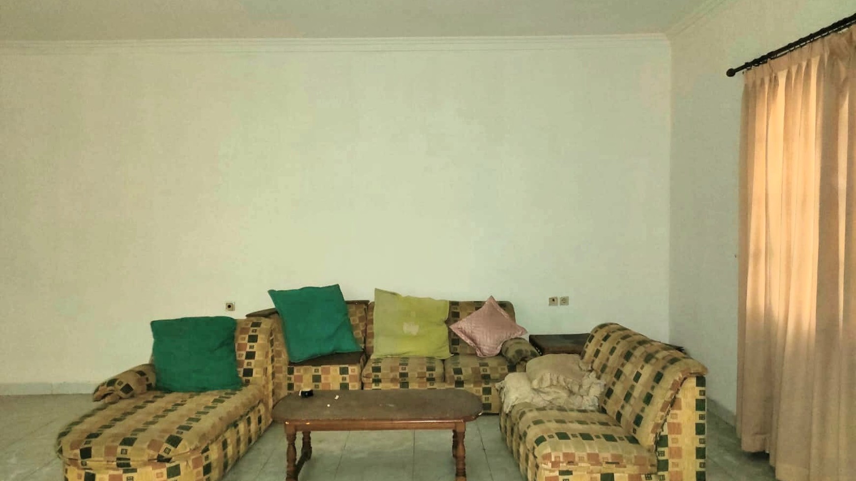 Rumah 2 Lantai di Komplek Villa Graha Hijau Cempaka Putih Ciputat Tangsel 