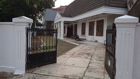 Dijual Rumah Lokasi Strategis Di Menteng Prime Lingkungan Aman Dan Nyaman Untuk Hunian.