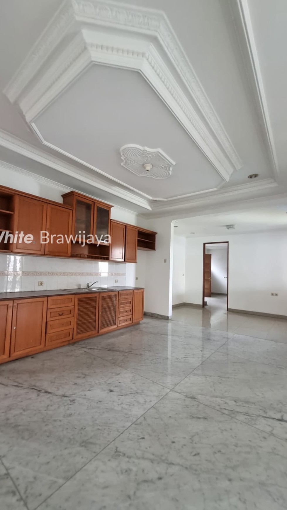 Rumah Hitung Tanah Area Cipete