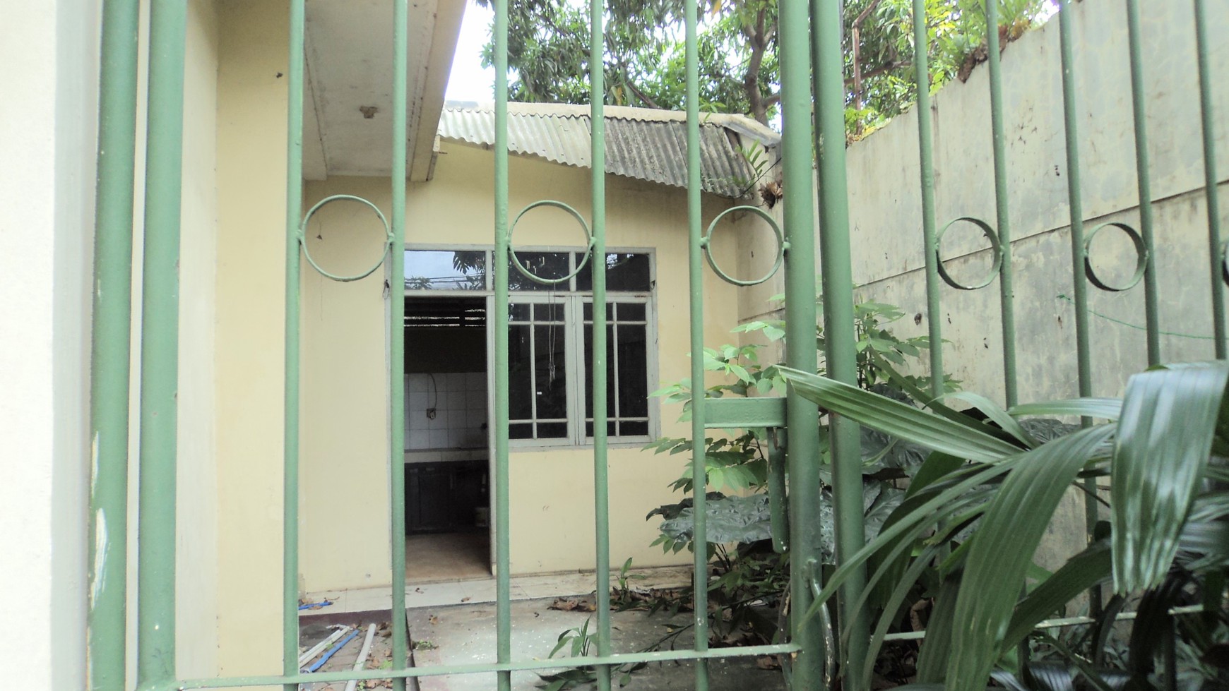 RUMAH TENGAH KOTA ~ SAYAP BKR/SUKARNO-HATTA