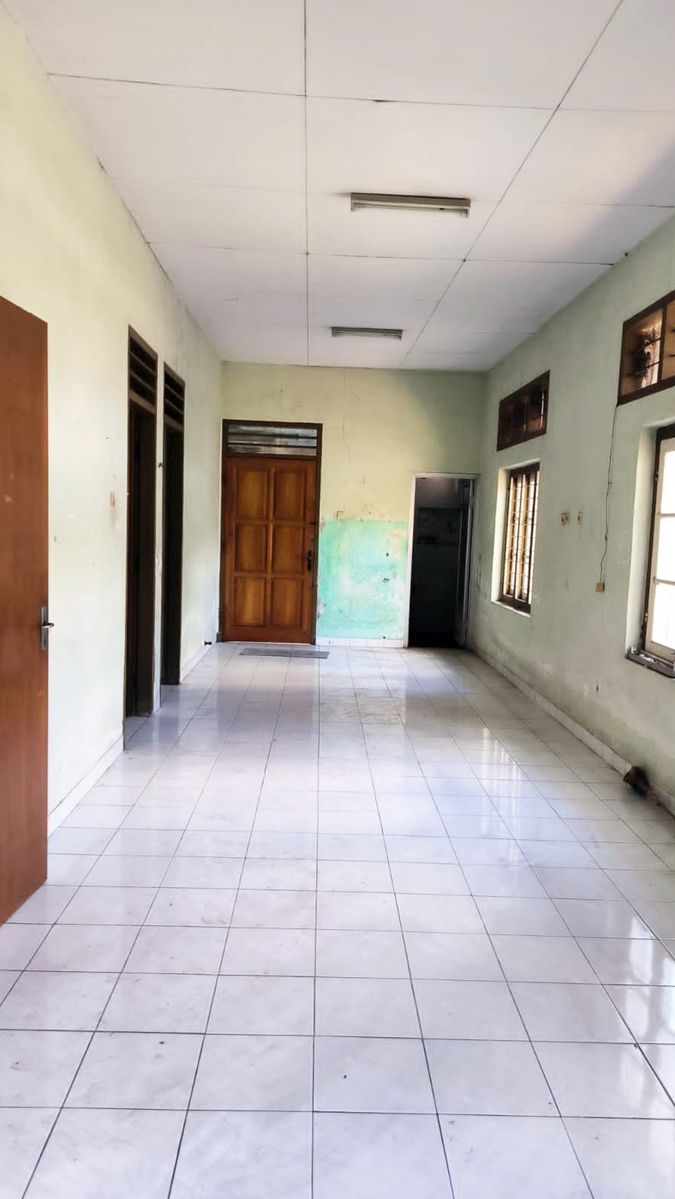 Rumah di Jl. PB. Sudirman Gg. Taitong Kota Bondowoso, Lokasi Tengah Kota, Area Padat Penduduk, Bagus + Terawat