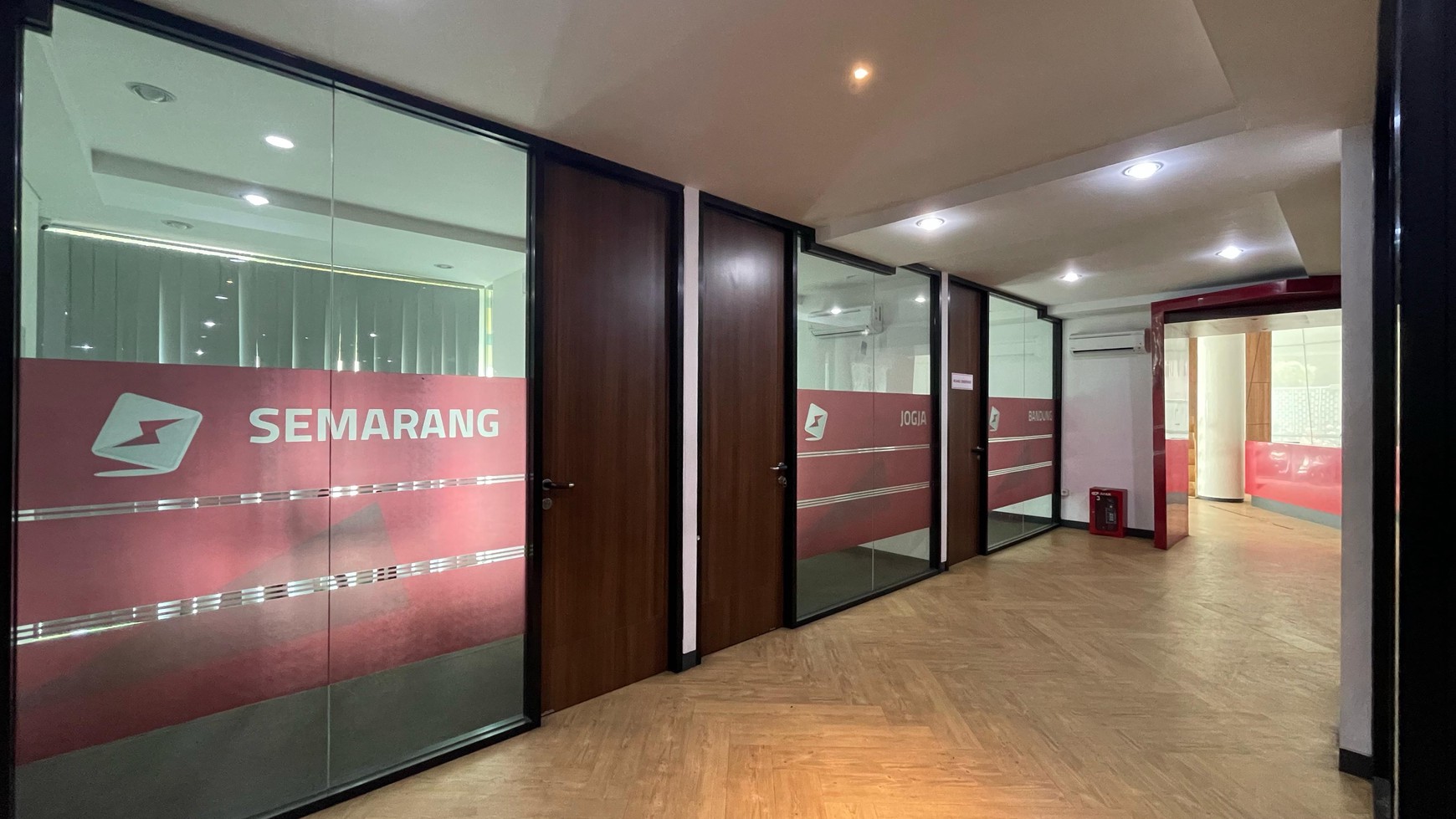 Disewakan Gedung Kantor 5 Unit Ruko Gandeng Di Jalan Juanda, Gambir, Jakarta Pusar