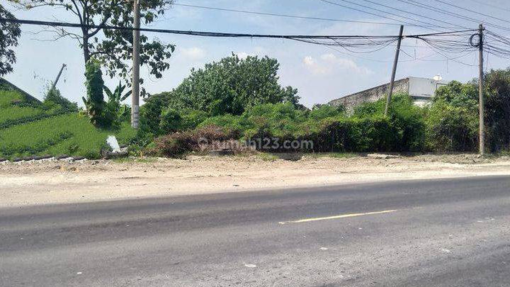 RS16. Dijual Tanah untuk Industri di Jalan Raya Bungah, Manyar Gresik