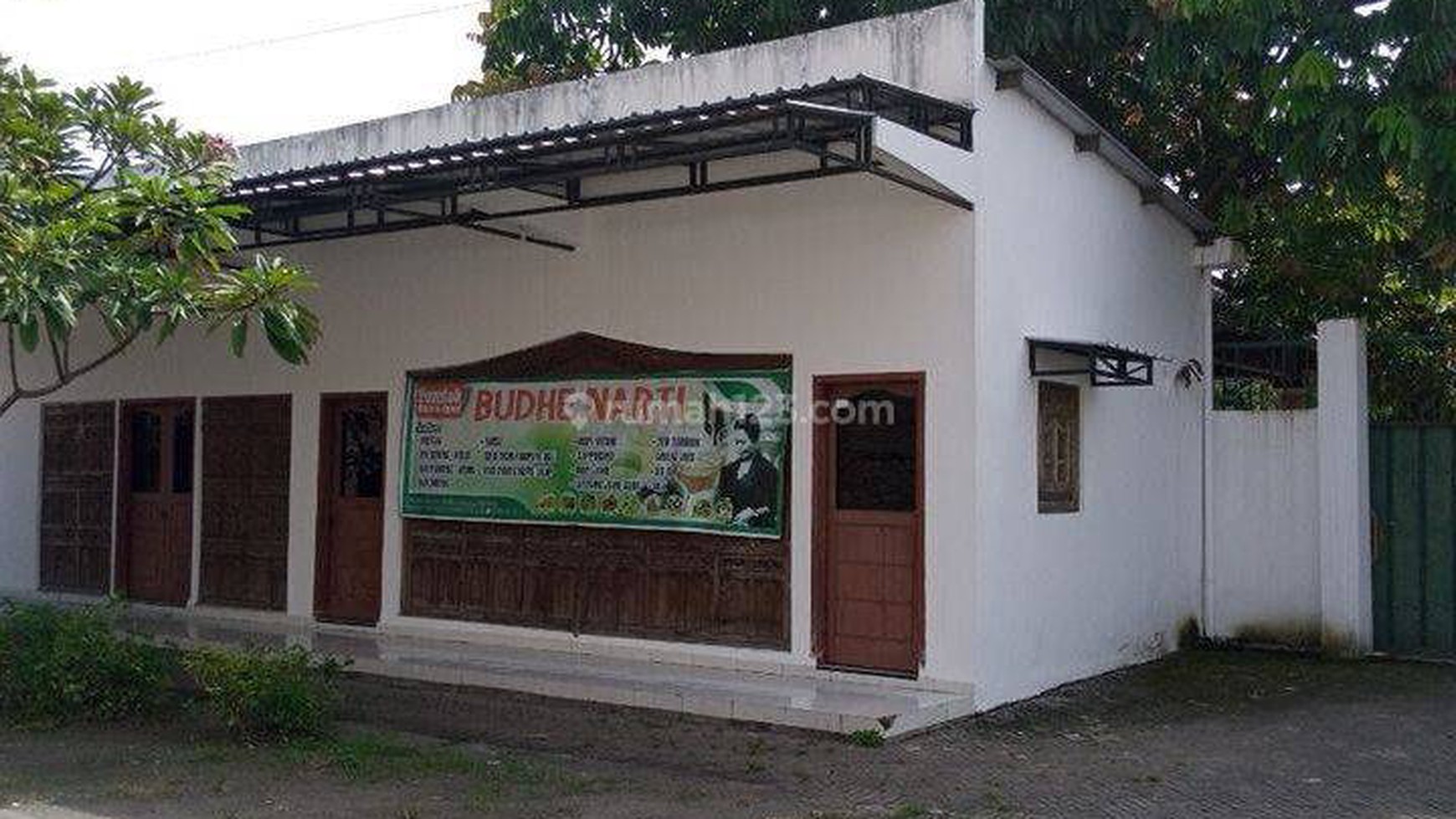 RS20. Dijual Tanah dan Bangunan Pinggir Jalan Raya Tulungagung