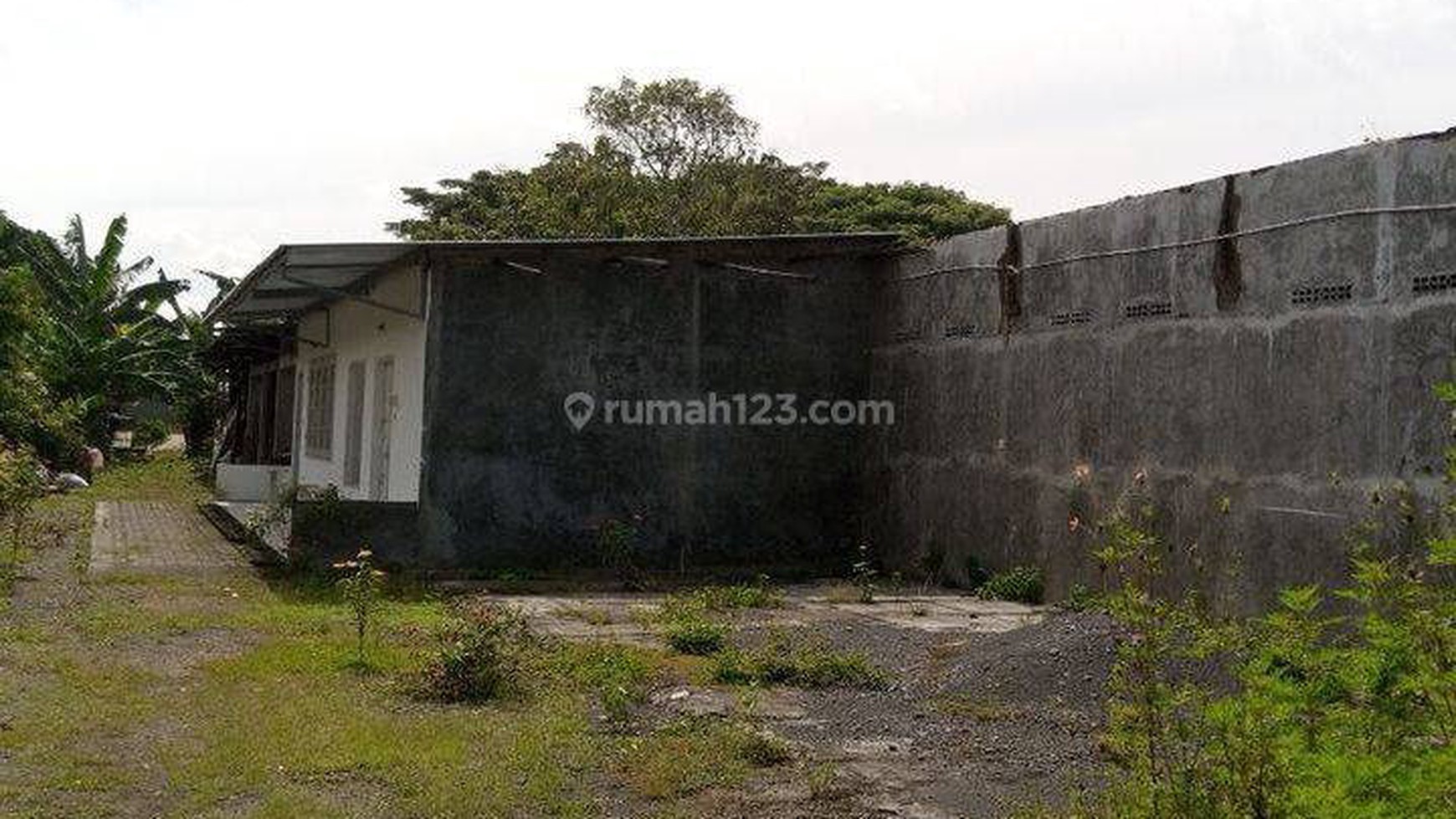 RS20. Dijual Tanah dan Bangunan Pinggir Jalan Raya Tulungagung