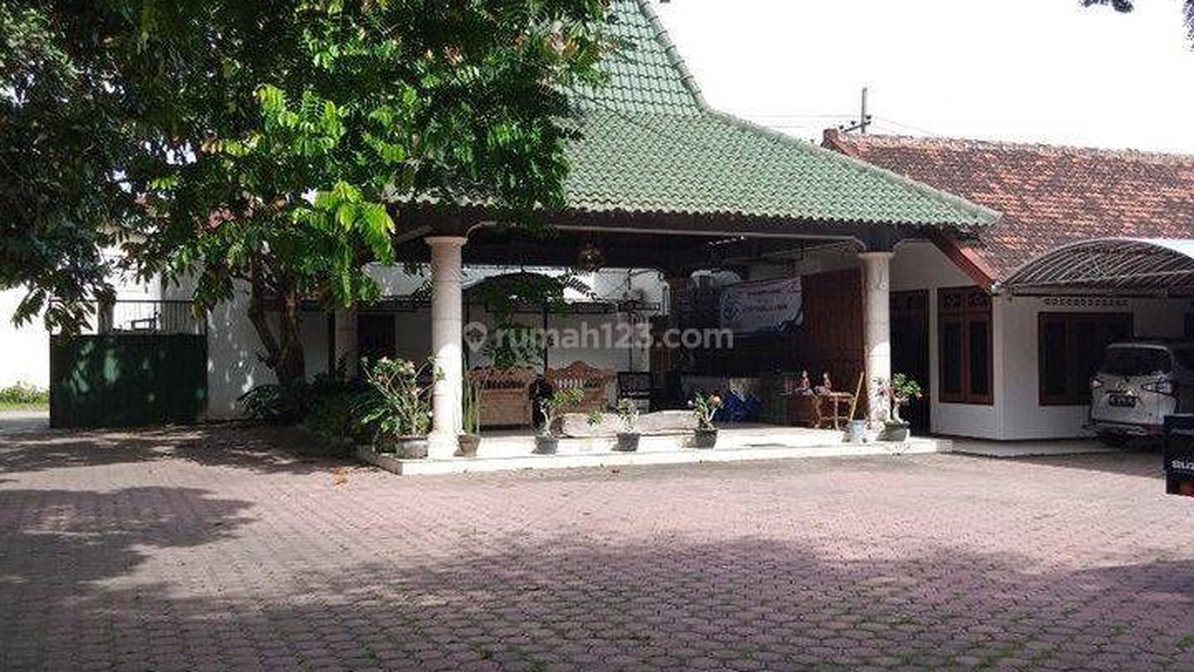 RS20. Dijual Tanah dan Bangunan Pinggir Jalan Raya Tulungagung