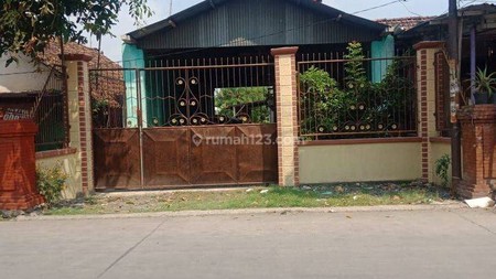 RS37. Dijual Murah Gudang Bonus Rumah di Trowulan, Mojokerto