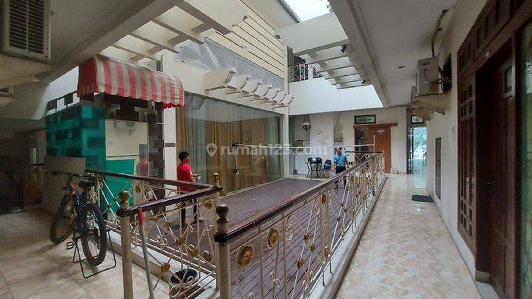 RS40. Dijual Hotel tengah kota dekat jalan Darmo dr Soetomo Kartini