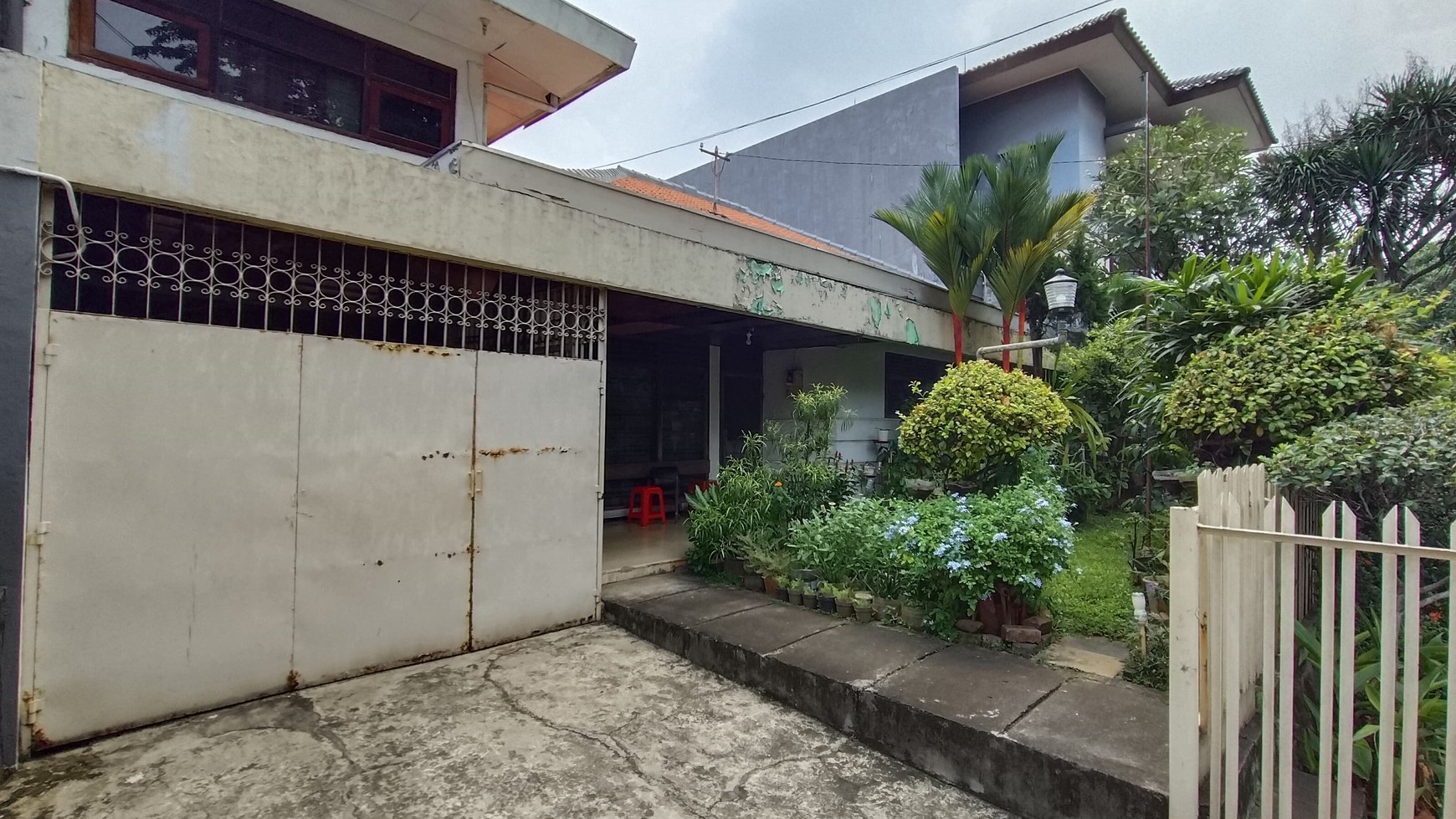 Rumah Antik di Jalan Gudang Peluru, Tebet, Jakarta Selatan