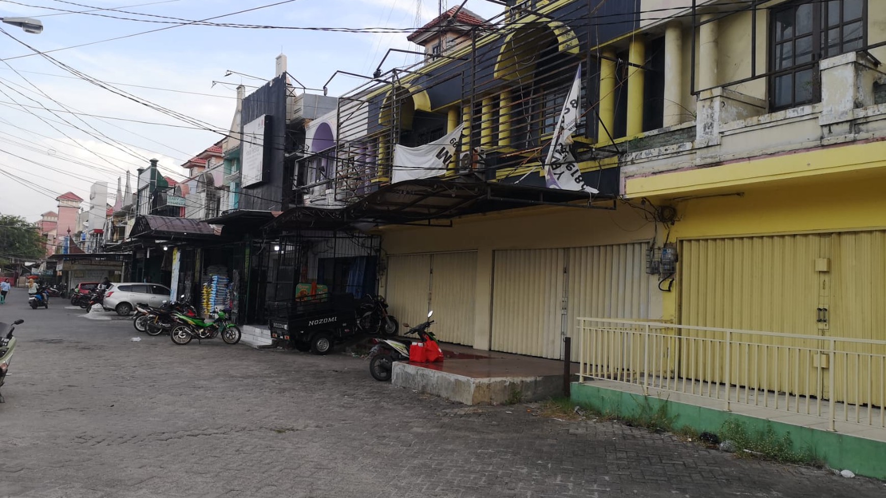 Ruko Gandeng Taman Harapan Baru Bekasi