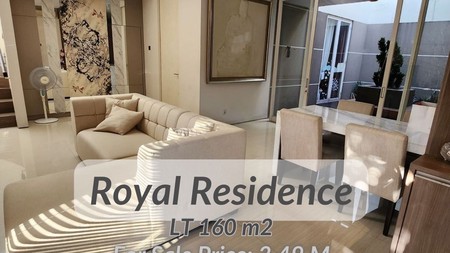 dijual rumah cantik semi furnished Royal Residence