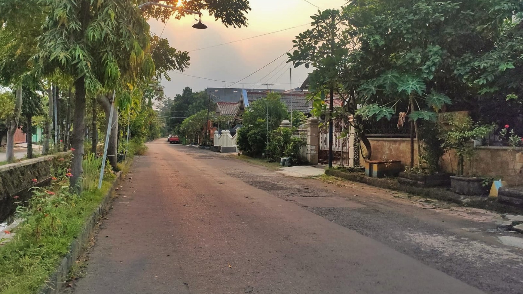 Dijual Rumah Besar Harga Terjangkau di Boulevard Pondok Jati dekat Pusat Kota Sidoarjo