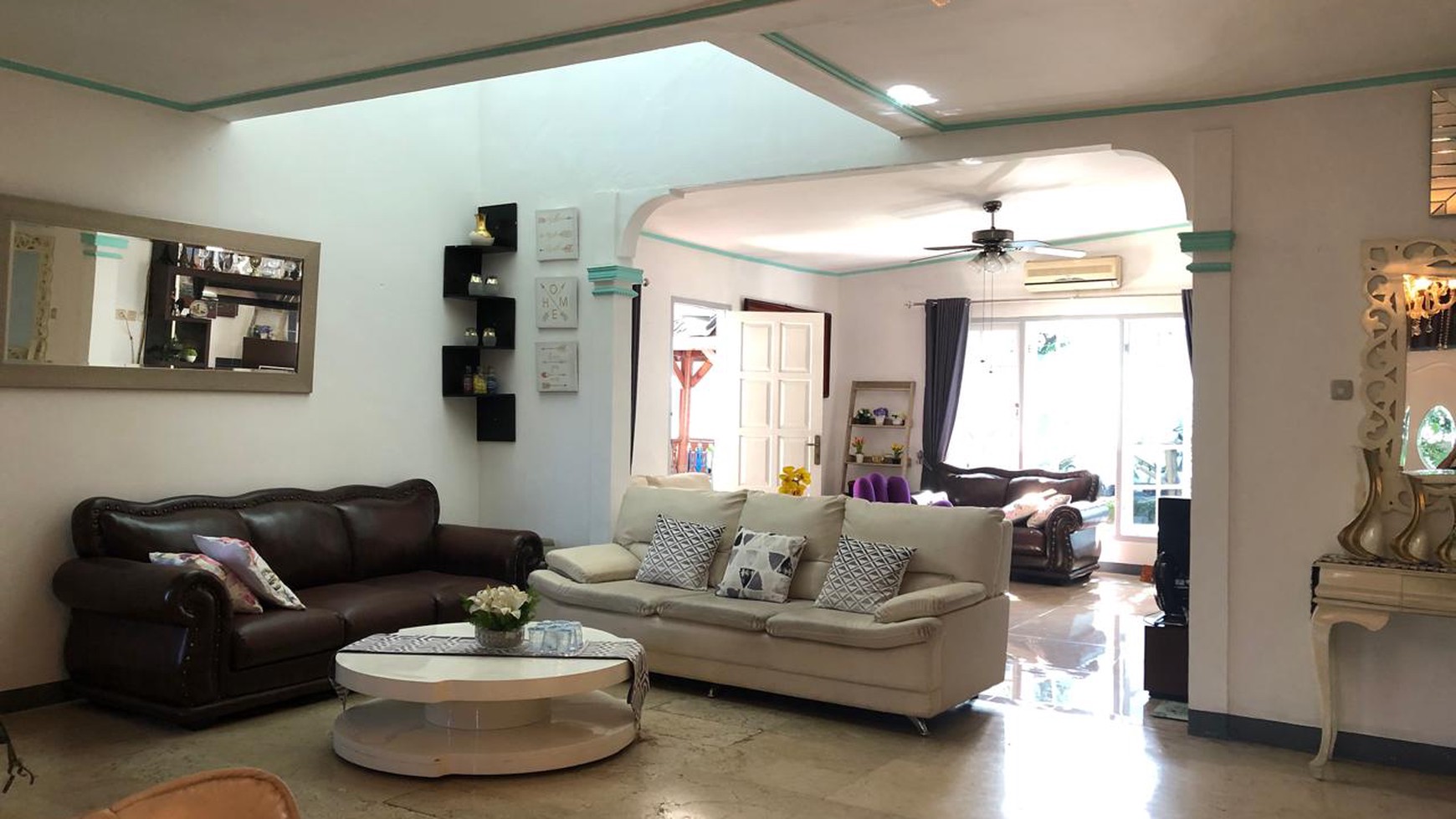 Rumah Luas Dua Lantai Semi Furnished di Permata Puri I Cimanggis Depok 