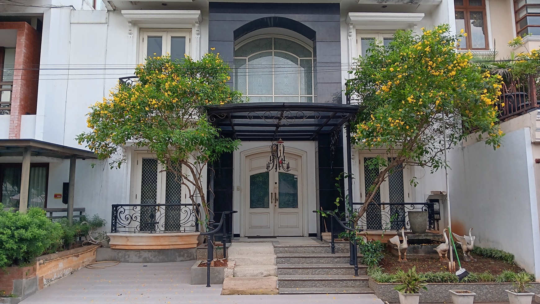 Rumah Hitung Tanah Area Cipete