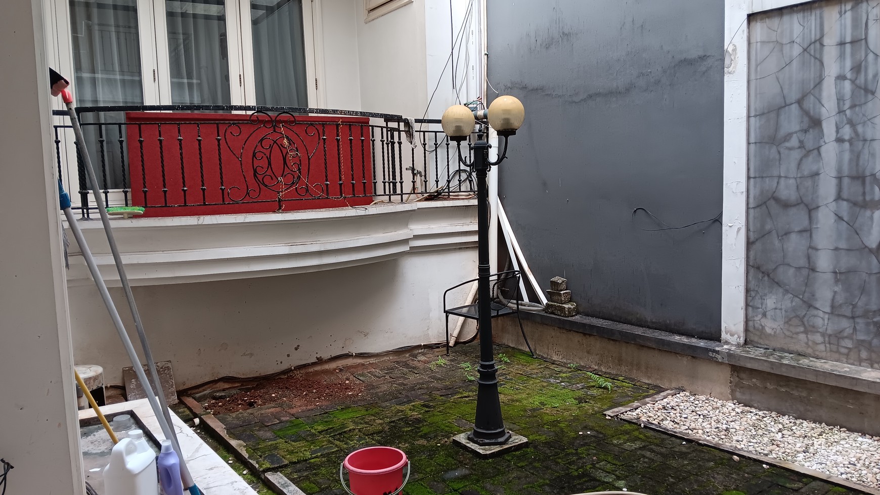 Rumah Hitung Tanah Area Cipete