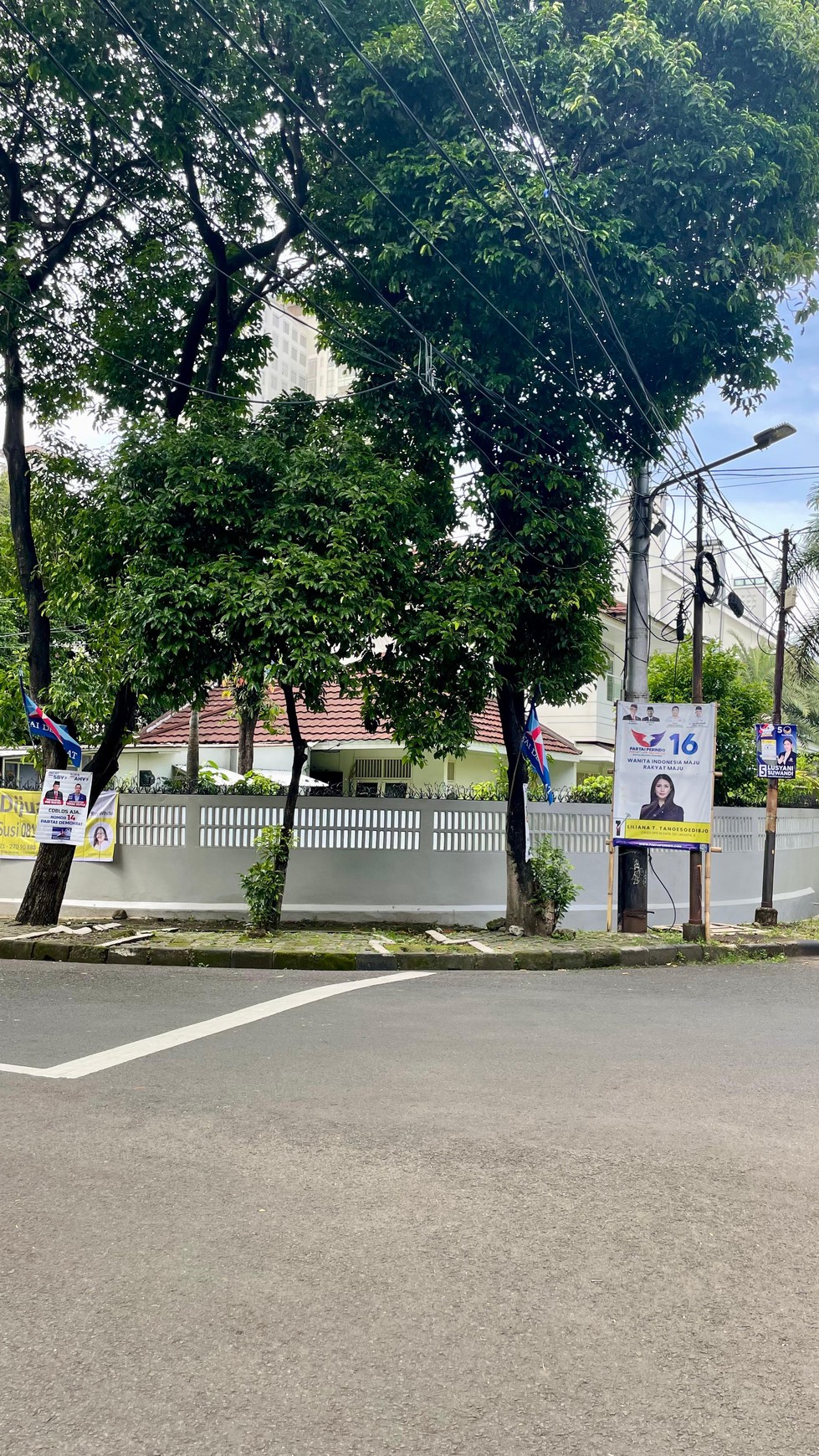 Rumah di Kebayoran Baru