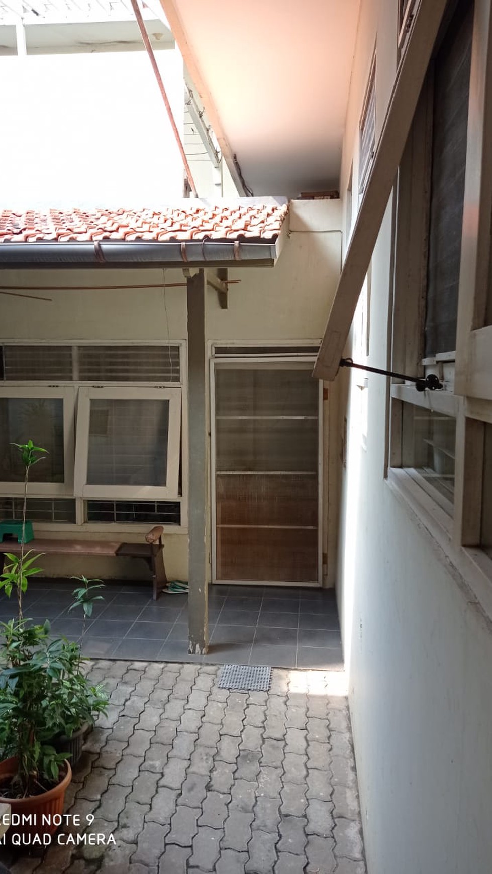 DIJUAL RUMAH BESERTA PAVILYUN