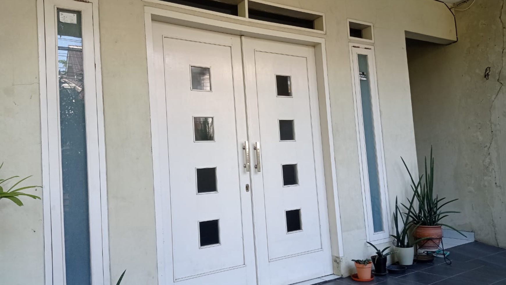 DIJUAL RUMAH BESERTA PAVILYUN