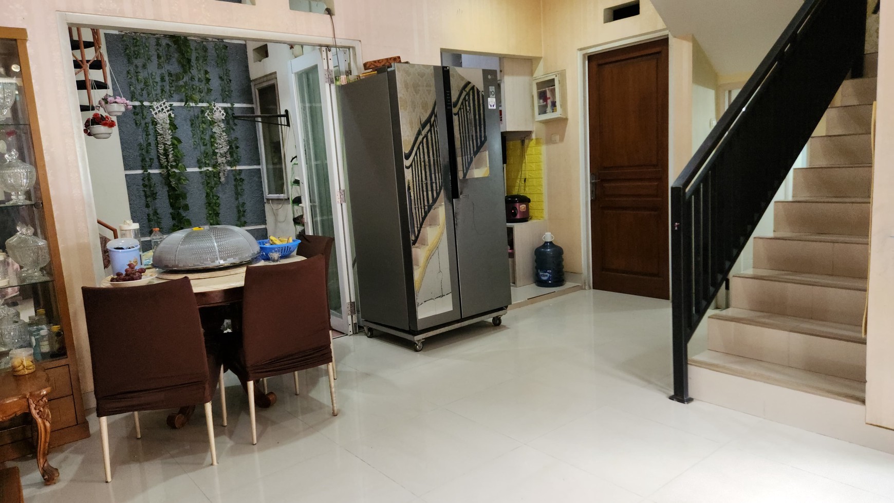 Rumah 3 Lantai Dekat Area Komersil Jatinegara, Jakarta Timur