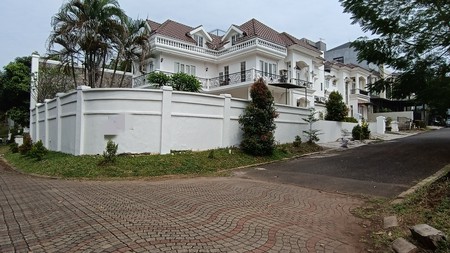 Rumah mewah+kolam renang  dibantu sampai deal harga TERJANGKAU