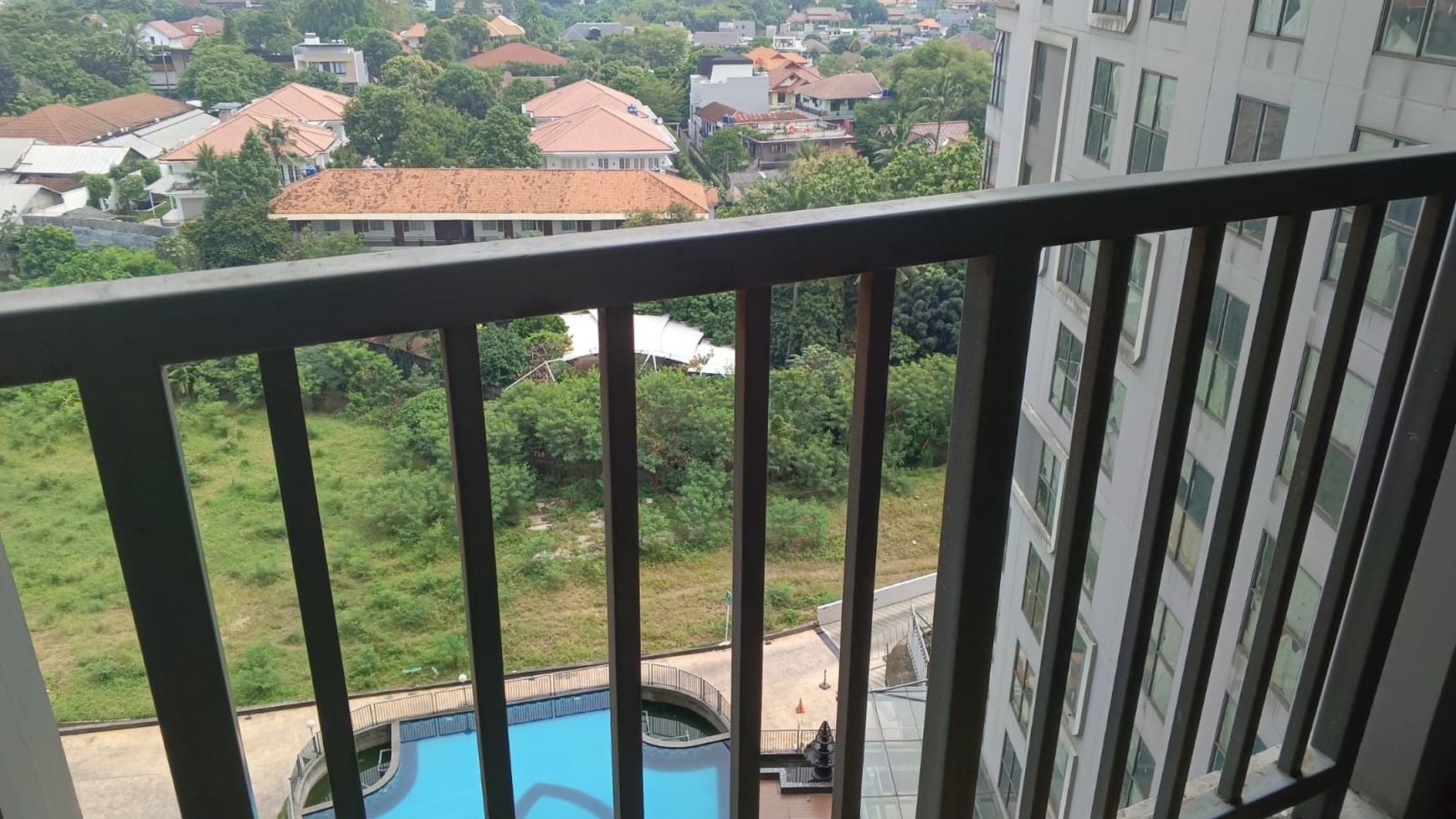 Apartemen Royal Olive siap huni full furnish lantai 10 view Pool dan City di Jakarta Selatan