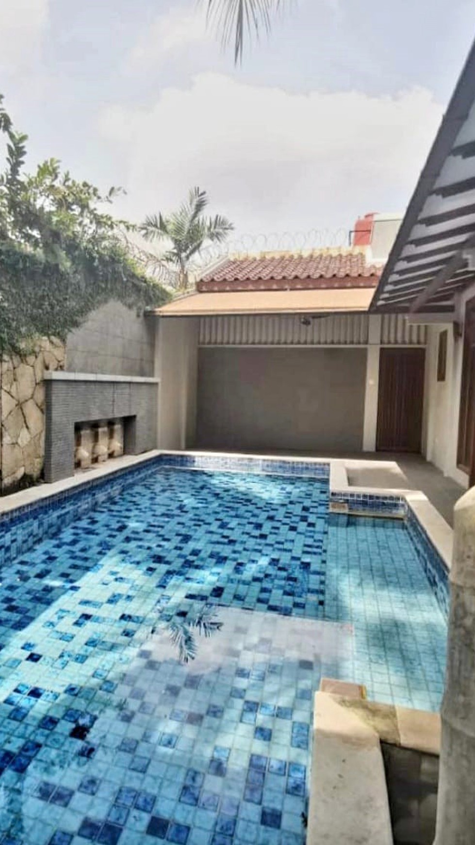 Rumah Hook ada Pool di River Park, Bintaro Jaya Sektor 8