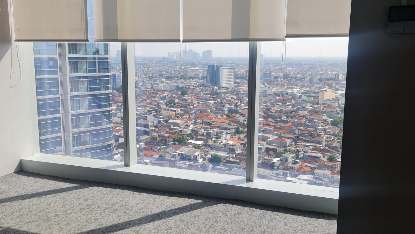 Office Space Siap Huni Pakuwon Tower Surabaya Pusat