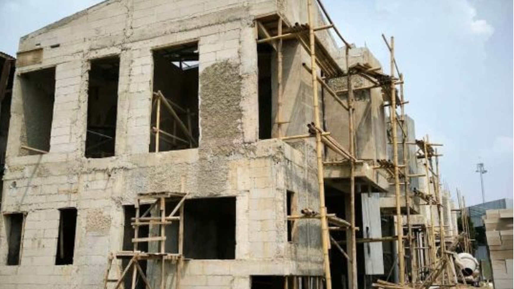 Rumah Hitung Tanah Area Cipete