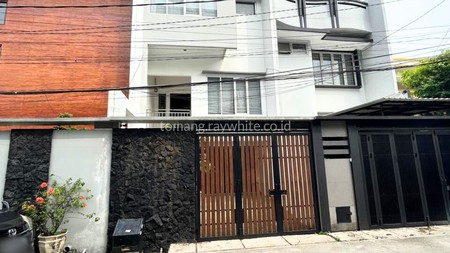 Rumah Dijual di Jelambar