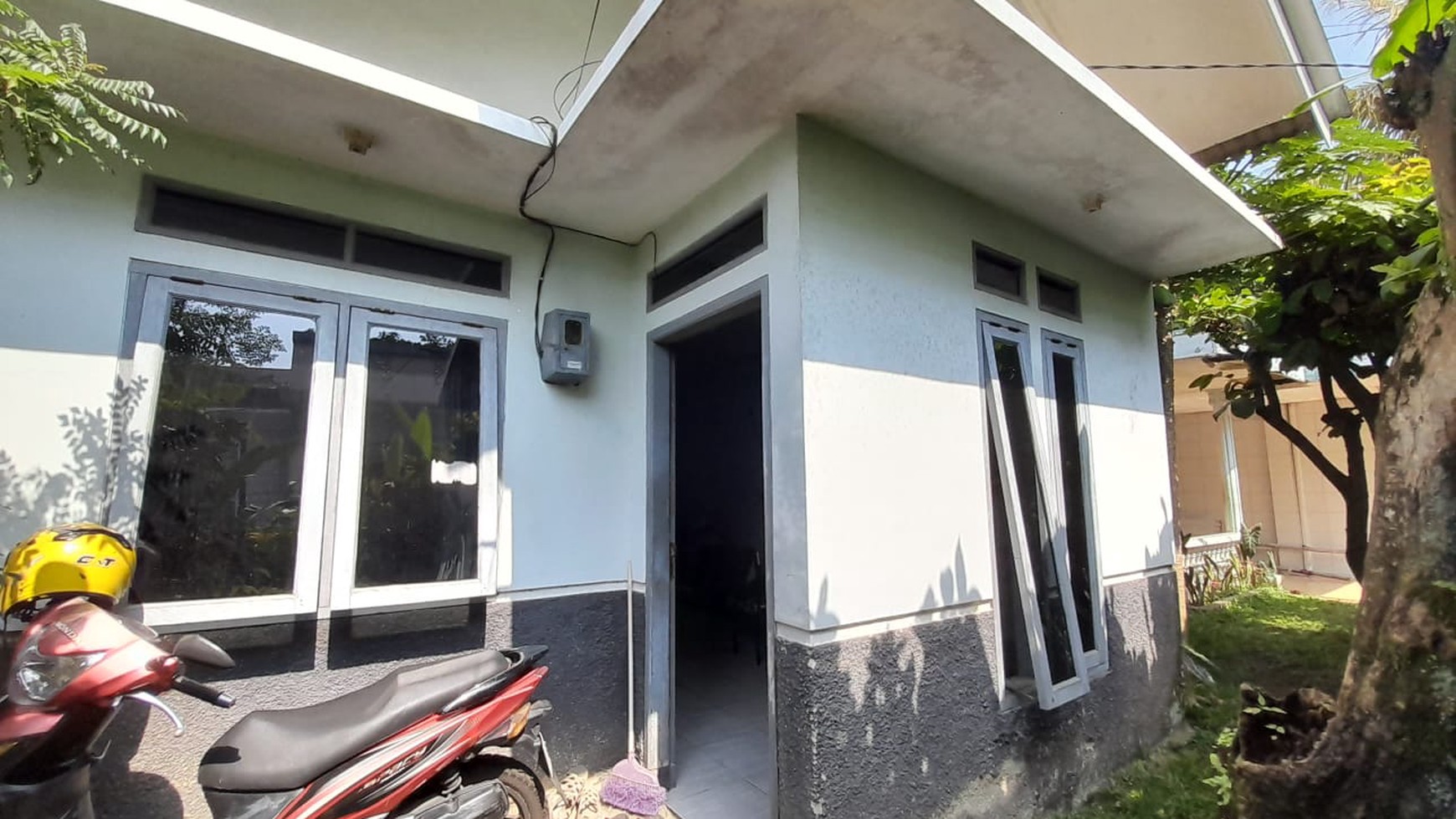 Rumah Minimalis Asri Semi Furnished di Cihanjuang Bandung