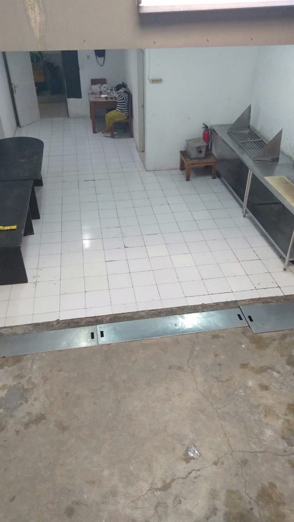 DIJUAL RUMAH TINGGAL EX - DAPUR CATERING