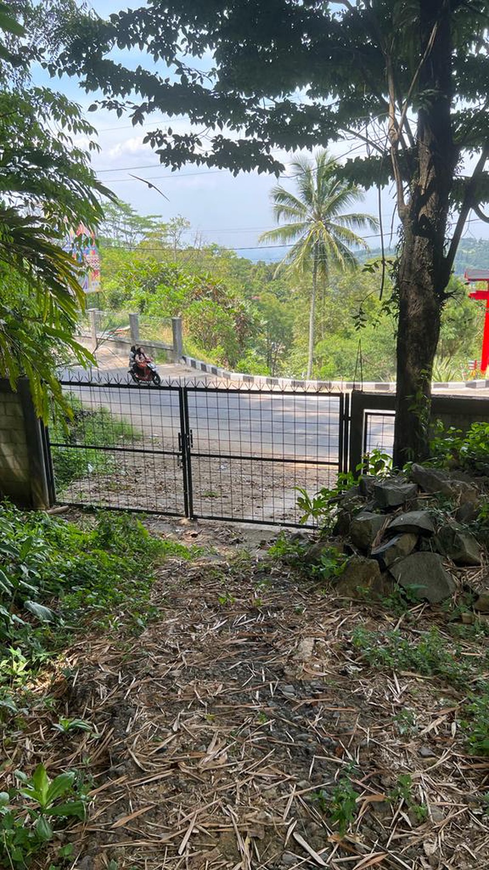 Tanah Luas di Gunung Geulis, Bogor