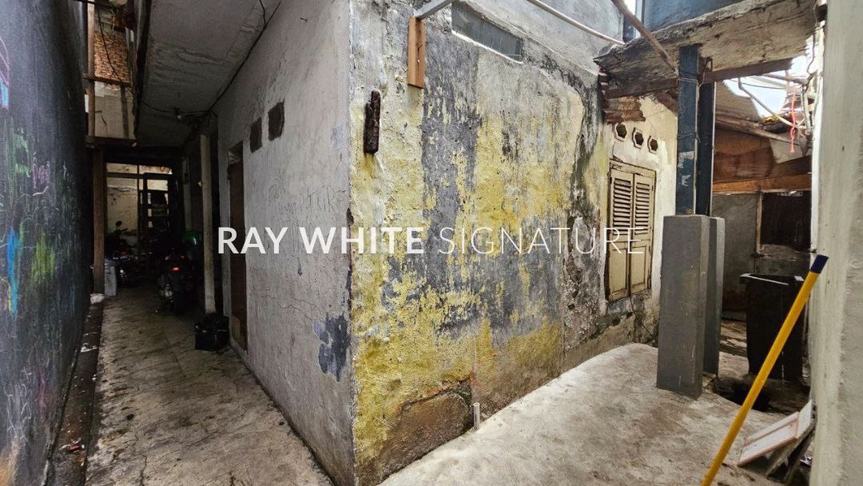 Dijual Tanah dan Rumah Tua di Jl KH Guru Mughni Setiabudi