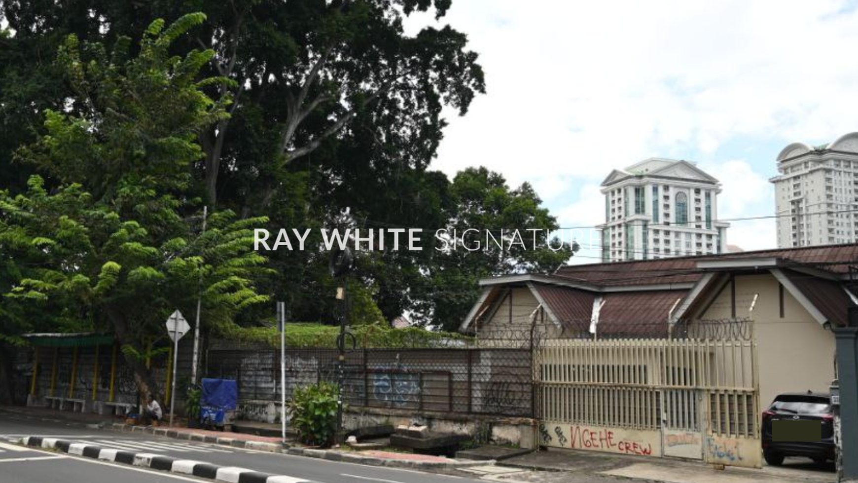 Dijual Bangunan Zonasi Komersil ex kantor di Jl. Raya Kebayoran Lama