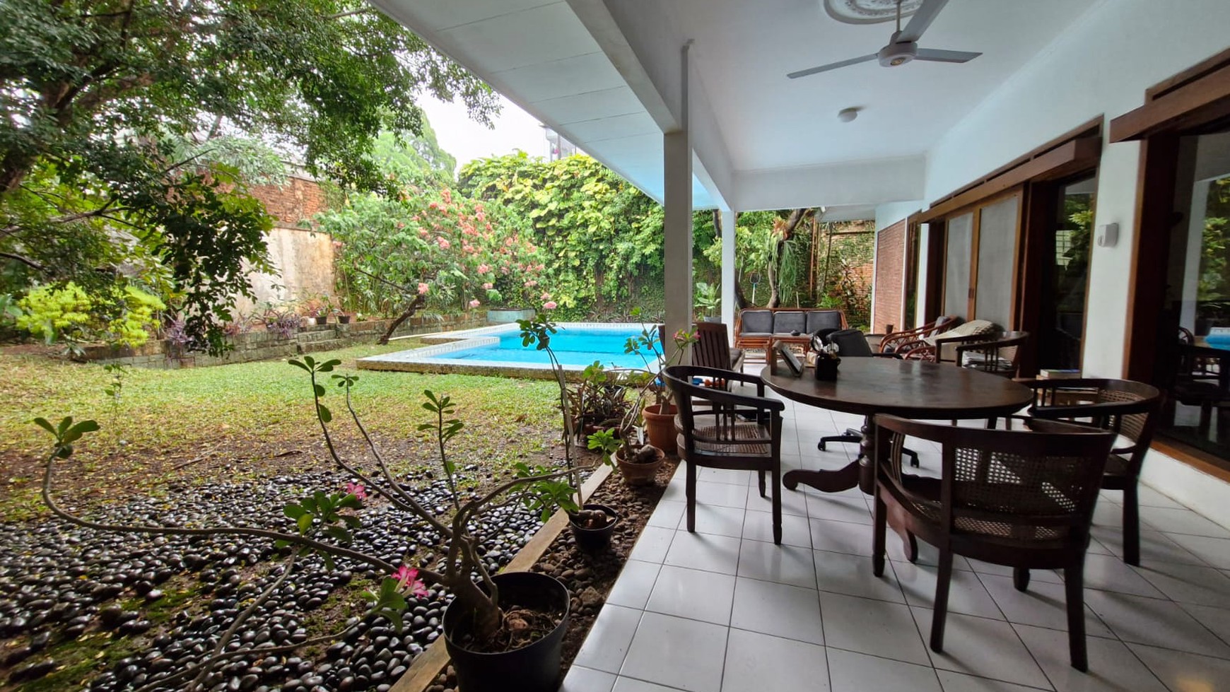 Rumah Hitung Tanah Area Cipete