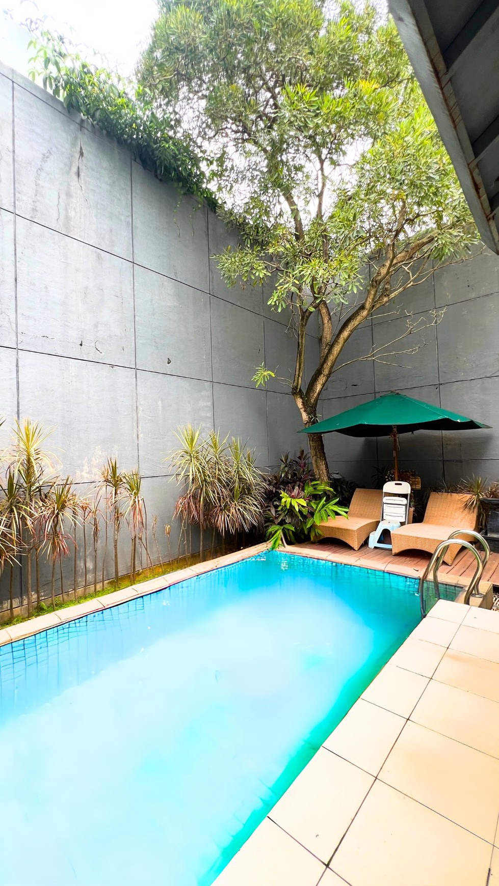 Rumah Hitung Tanah Area Cipete