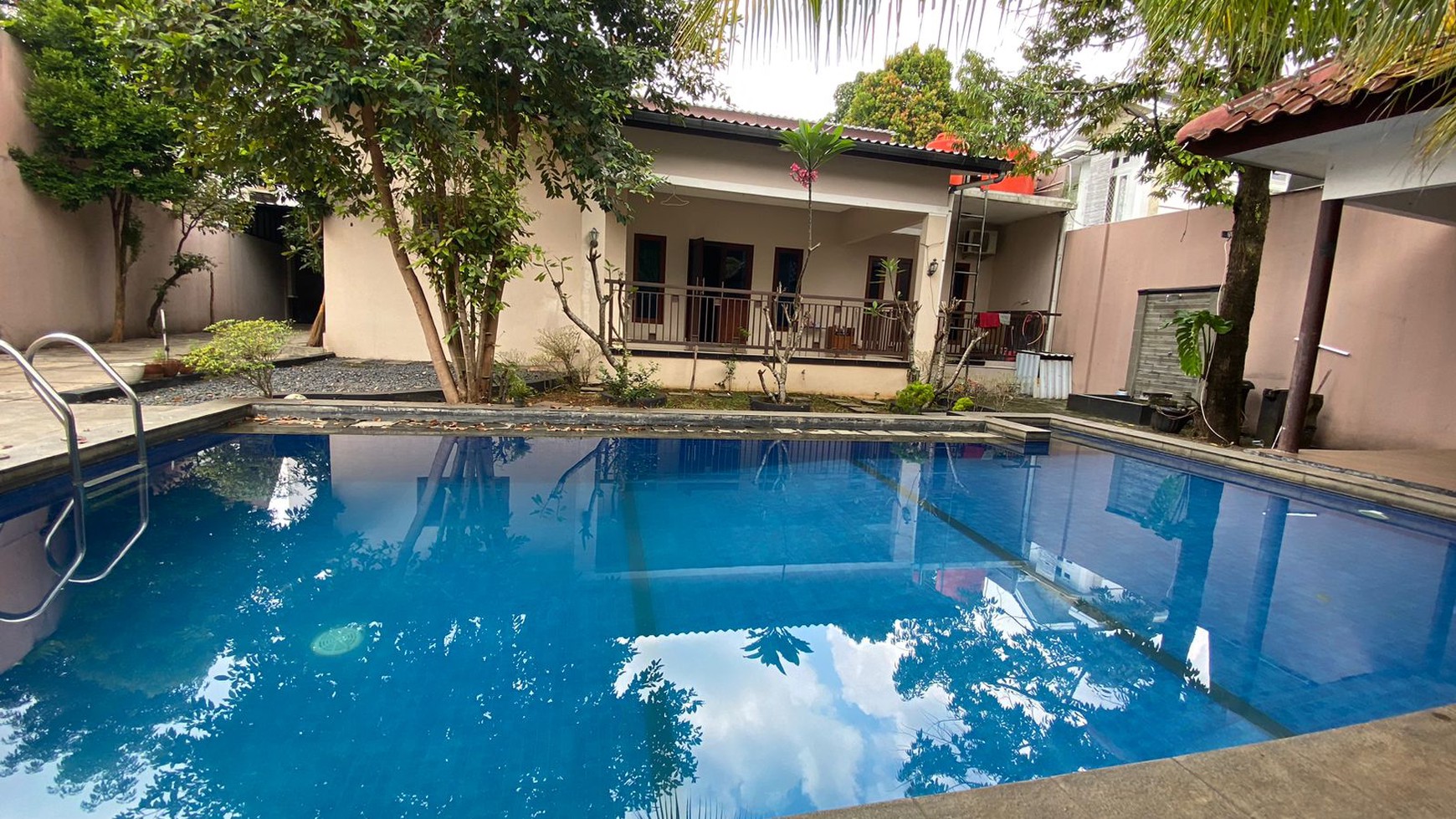 Rumah Hitung Tanah Area Cipete