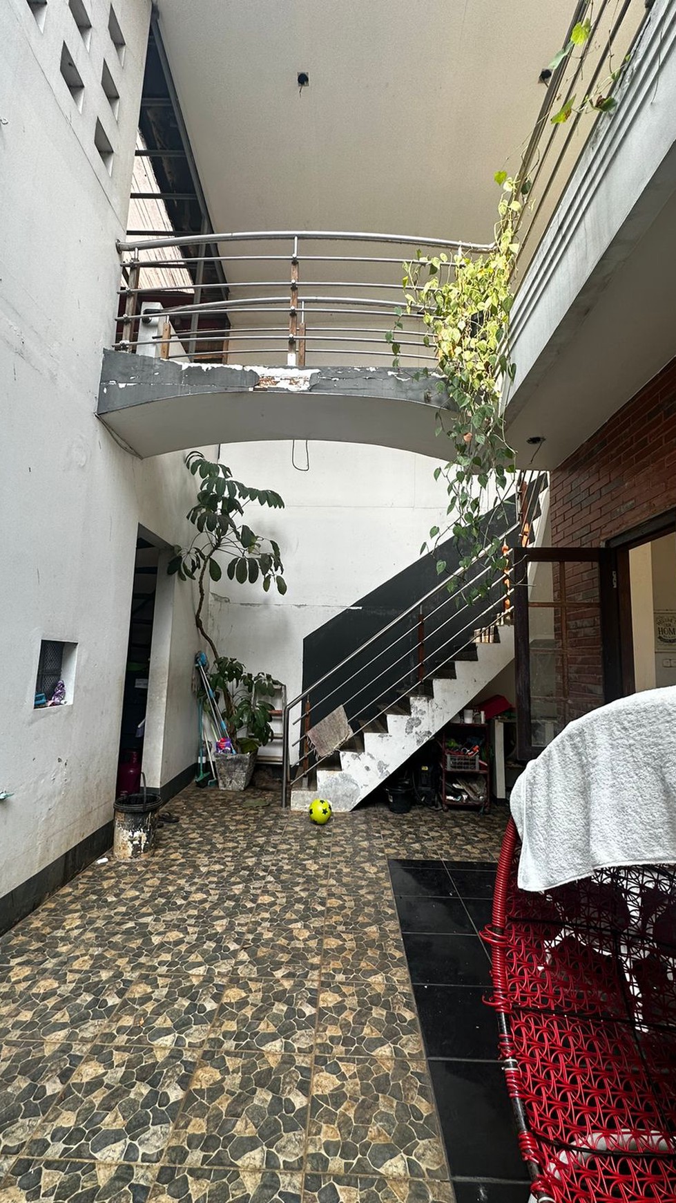 Rumah Hitung Tanah Area Cipete