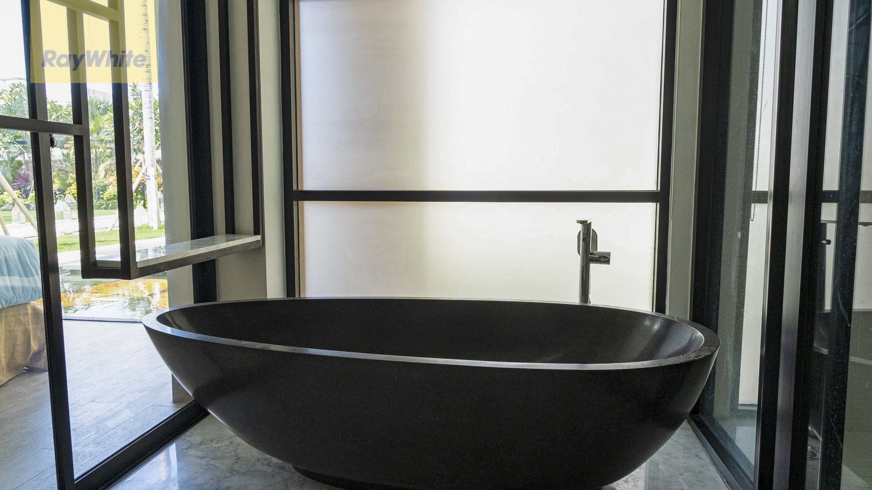 Freehold - One of a kind Design villa in great location of Canggu Bali