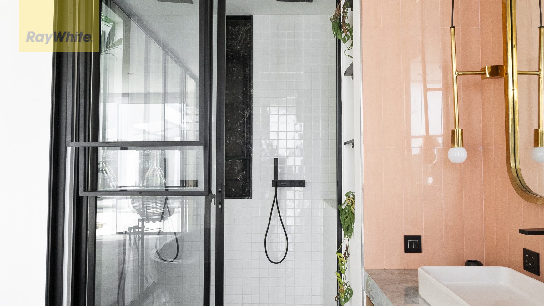 Freehold - One of a kind Design villa in great location of Canggu Bali