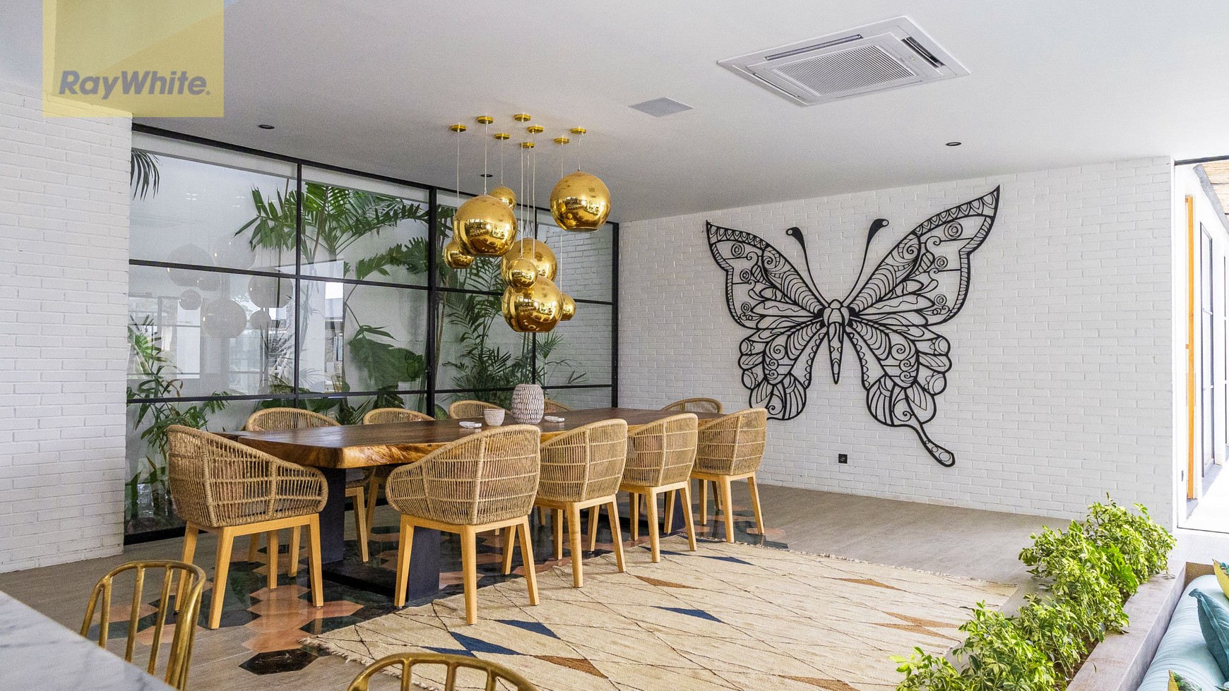 Freehold - One of a kind Design villa in great location of Canggu Bali