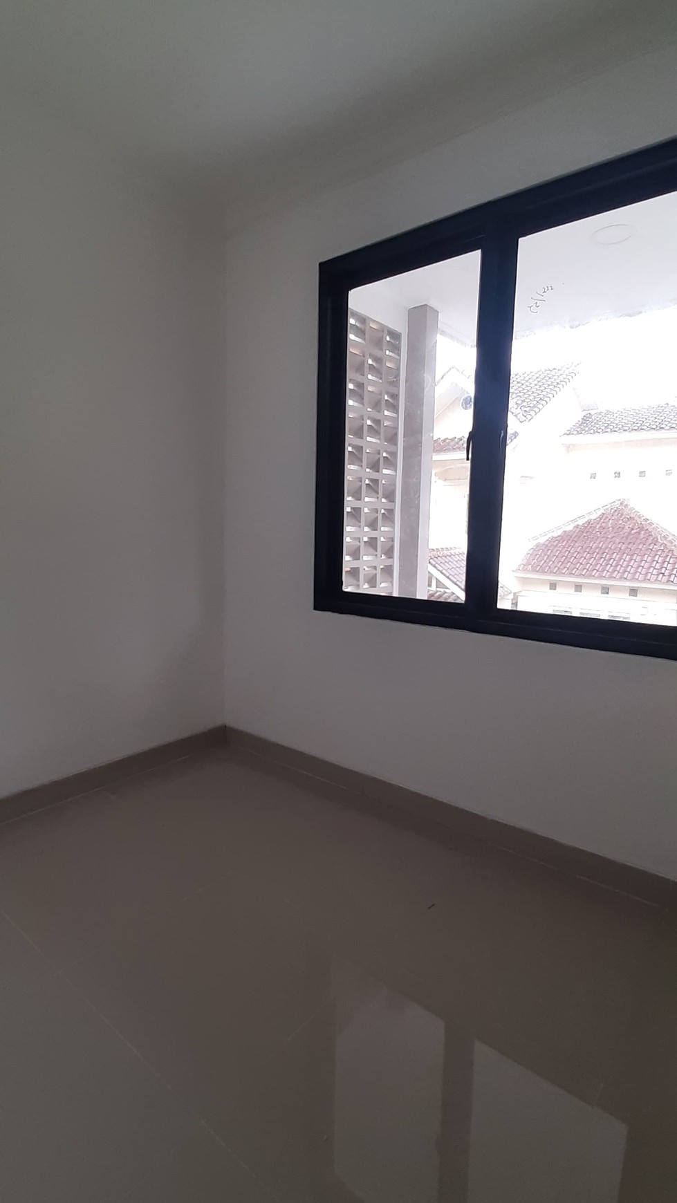 Rumah Baru Diarea Bintaro Jaya Sektor 9, Cluster, Dekat Gatte Toll