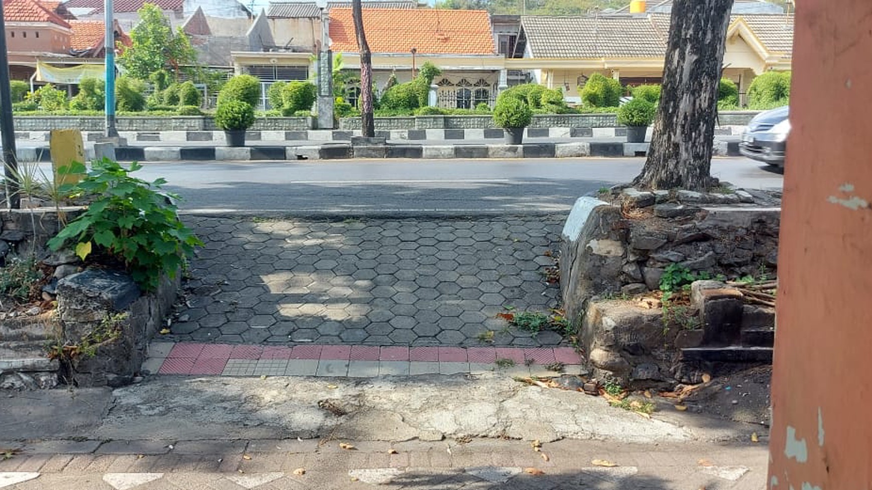 Rumah Usaha Kebomas Tengah Kota Gresik