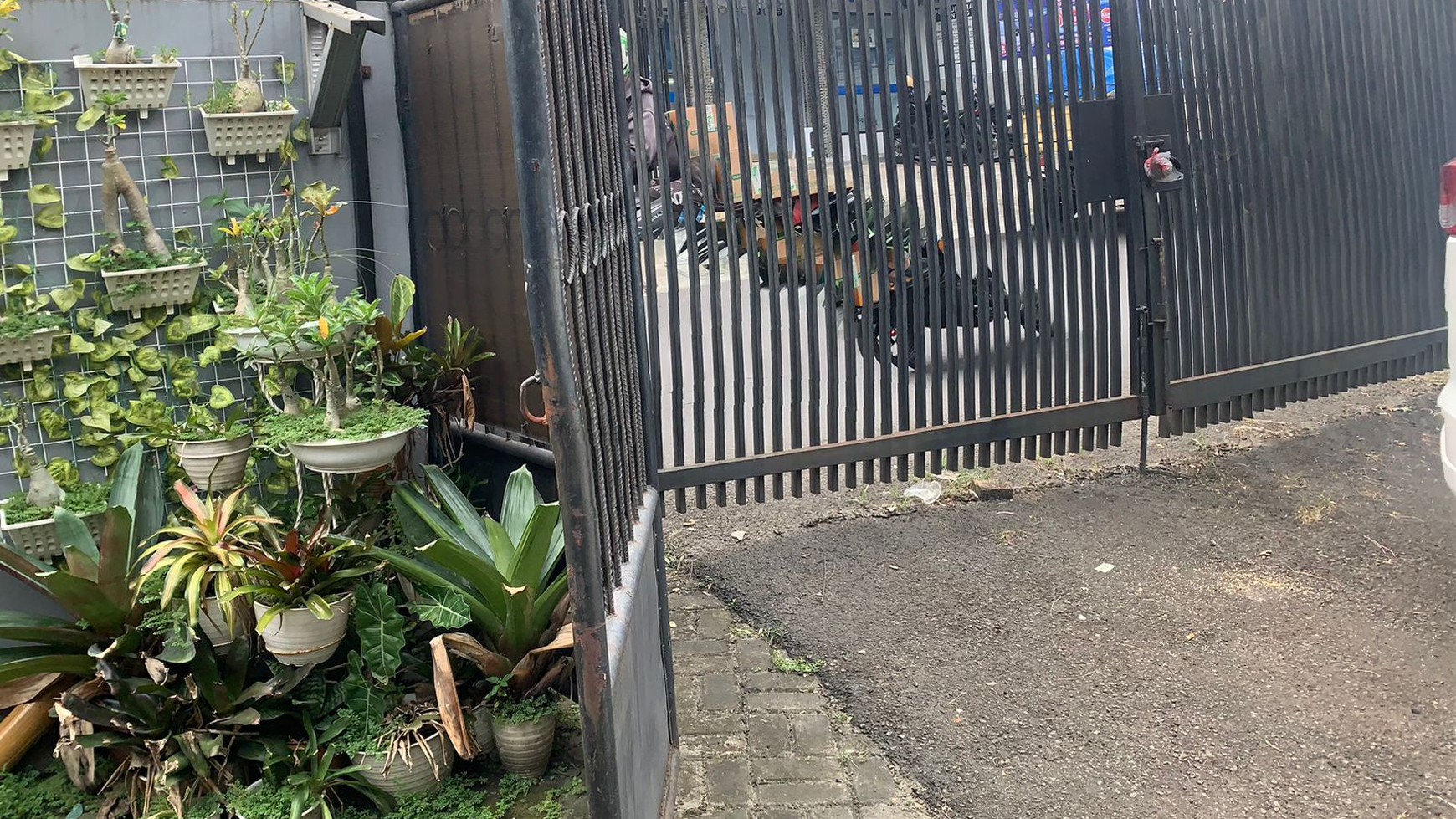 Rumah Bagus Di Jl Cempaka Raya Rempoa Jakarta Selatan