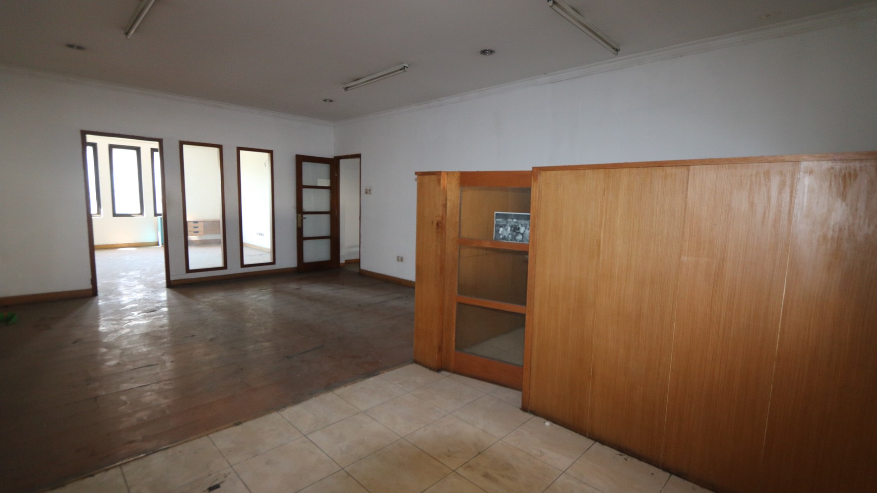 DISEWAKAN RUKO GANDENG 3 STRATEGIS, AKSES JALUR UTAMA HARAPAN INDAH BEKASI / For Rent : The Most Strategic Shophouses in Harapan Indah 