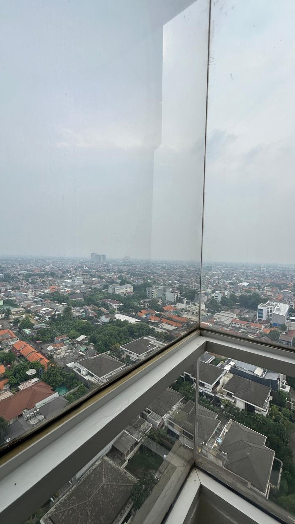 SOMERSET BERLIAN Apartemen Permata Hijau 