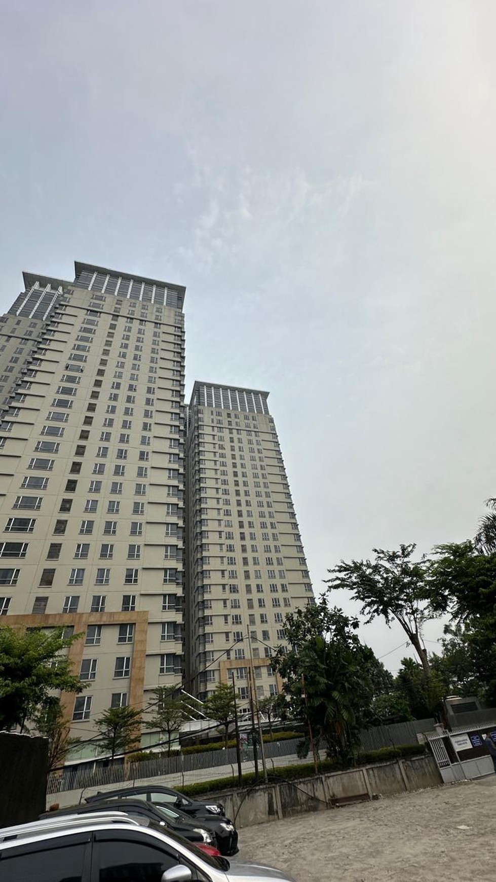 SOMERSET BERLIAN Apartemen Permata Hijau 