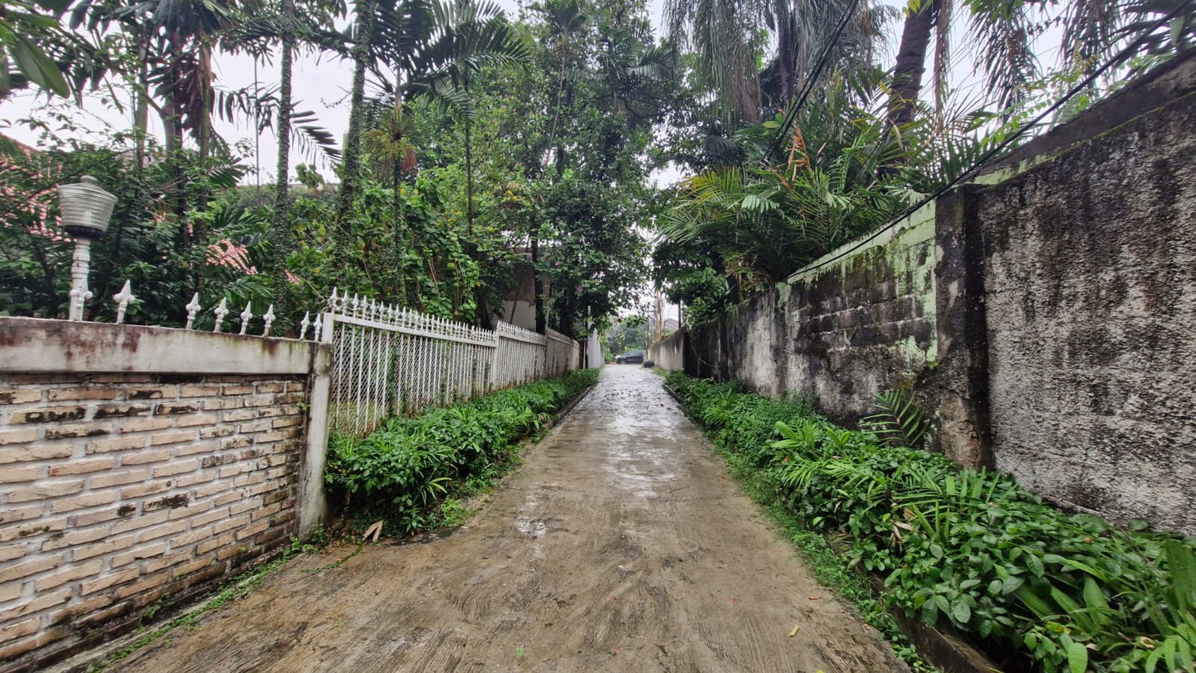 Rumah lama hitung tanah Jl. Gaharu Cipete, Cilandak, Jakarta Selatan